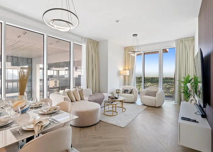 Elegant 3Br Study 5 Mins From Dubai Frame